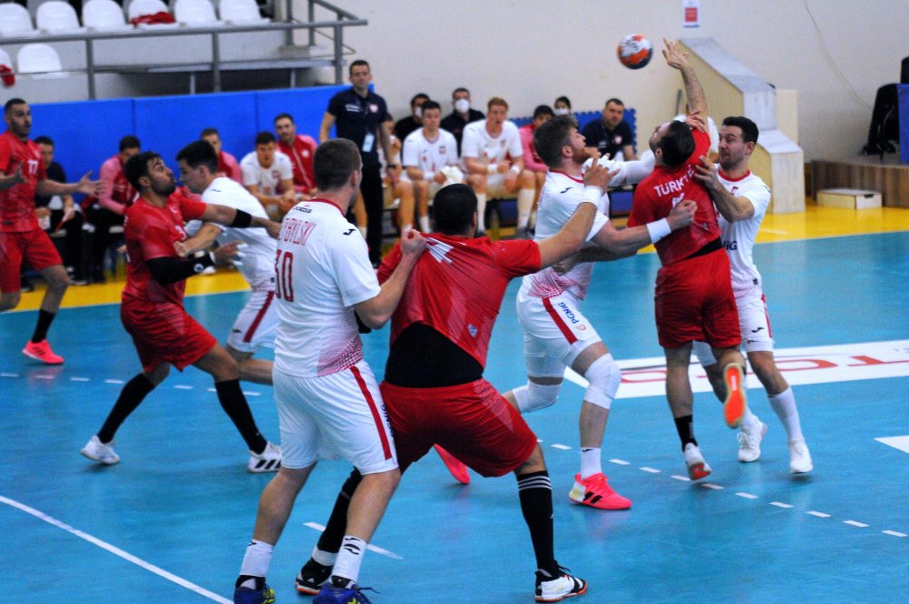Hentbol Milli Takımı, Polonya’ya 29-24 yenildi
