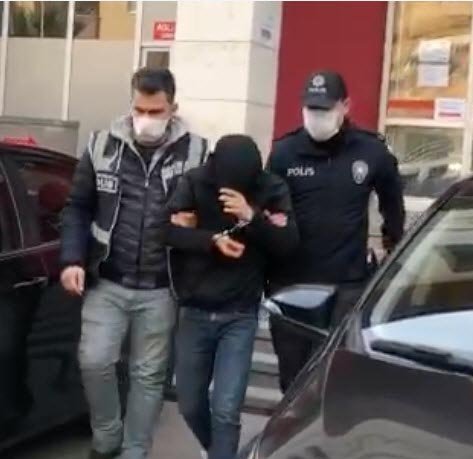 Müşteri gibi girdiği kuyumcudan 1 tabla yüzük çalan şüpheli yakalandı