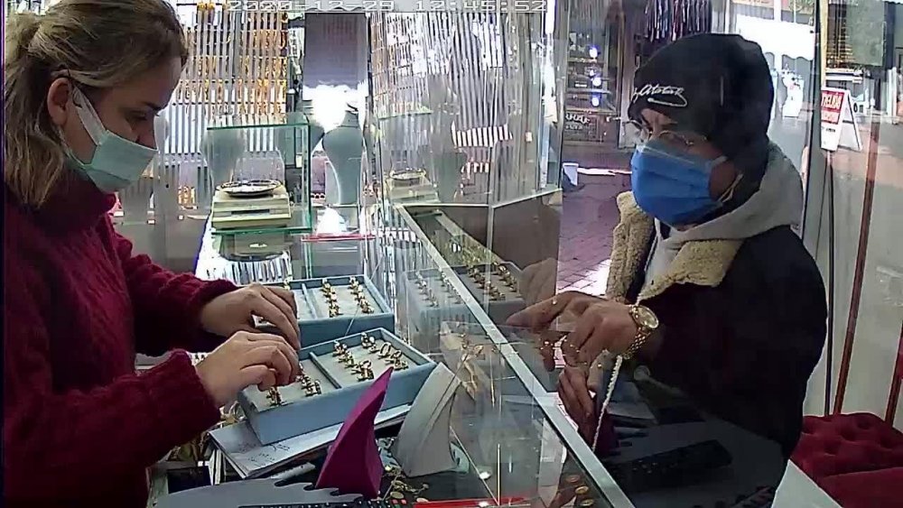 Müşteri gibi girdiği kuyumcudan 1 tabla yüzük çalan şüpheli yakalandı