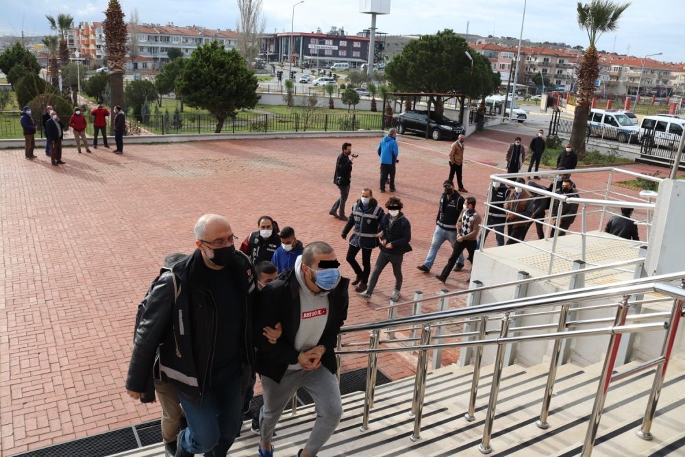 Ayvalık'taki kaçak göçmen operasyonunda 4 organizatör tutuklandı