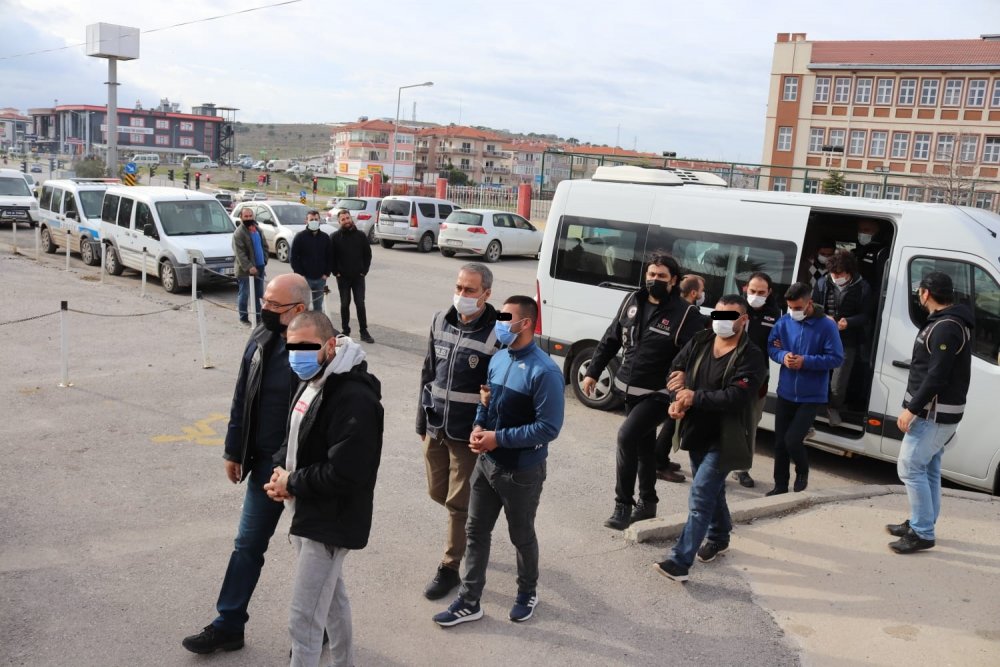 Ayvalık'taki kaçak göçmen operasyonunda 4 organizatör tutuklandı