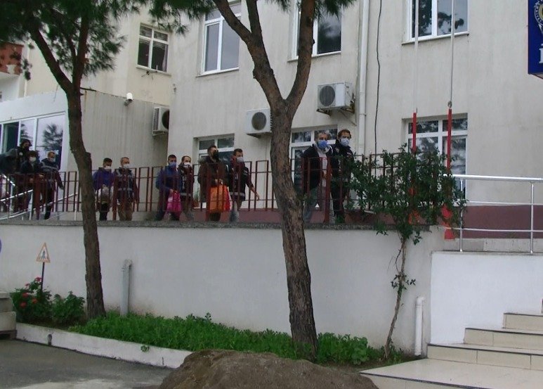Ayvalık'taki kaçak göçmen operasyonunda 4 organizatör tutuklandı