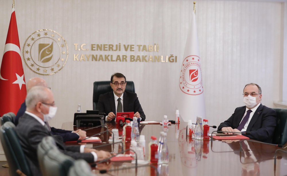 Bakan Dönmez: Altın üretimimiz rekor kırarak 42 tona ulaştı