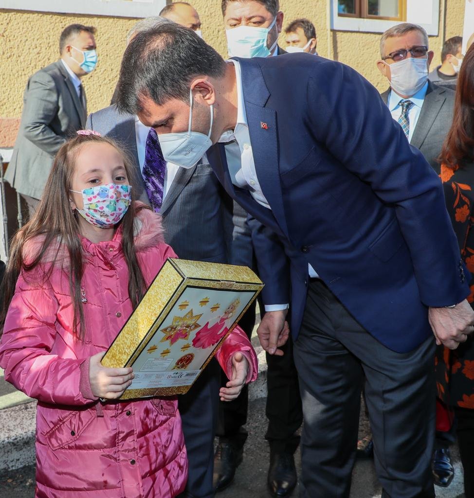 Bakan Kurum: Felaketlerle iklim değişikliği etkileri hissediliyor  