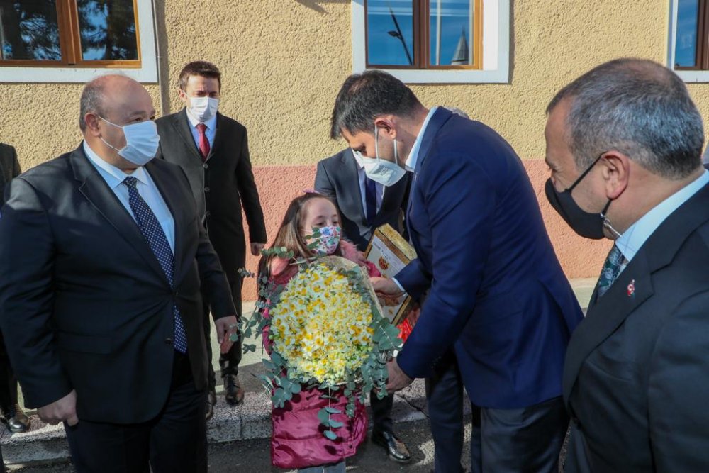 Bakan Kurum: Felaketlerle iklim değişikliği etkileri hissediliyor  