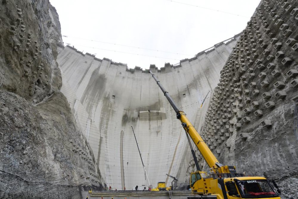 Yusufeli Barajı'nın gövdesinin tamamlanmasına 7 metre kaldı
