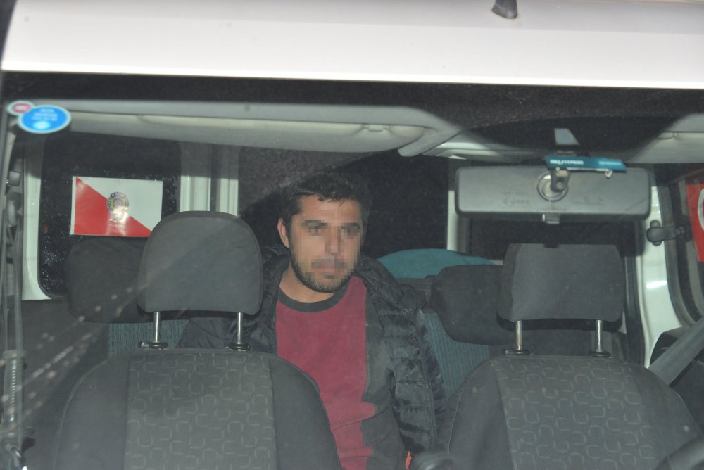 Adana'da, polisin 'dur' ihtarına uymayıp kaçan 4 şüpheliden 1'i yakalandı