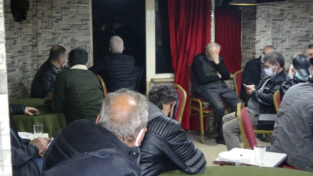 Briç Sevenler Derneği'ne kumar baskını: 42 kişiye 132 bin TL ceza