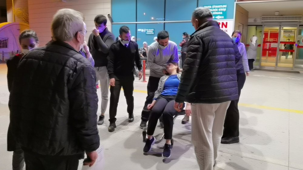 Bursa'da tekstil fabrikasında 20 kadın işçi, boyadan zehirlendi