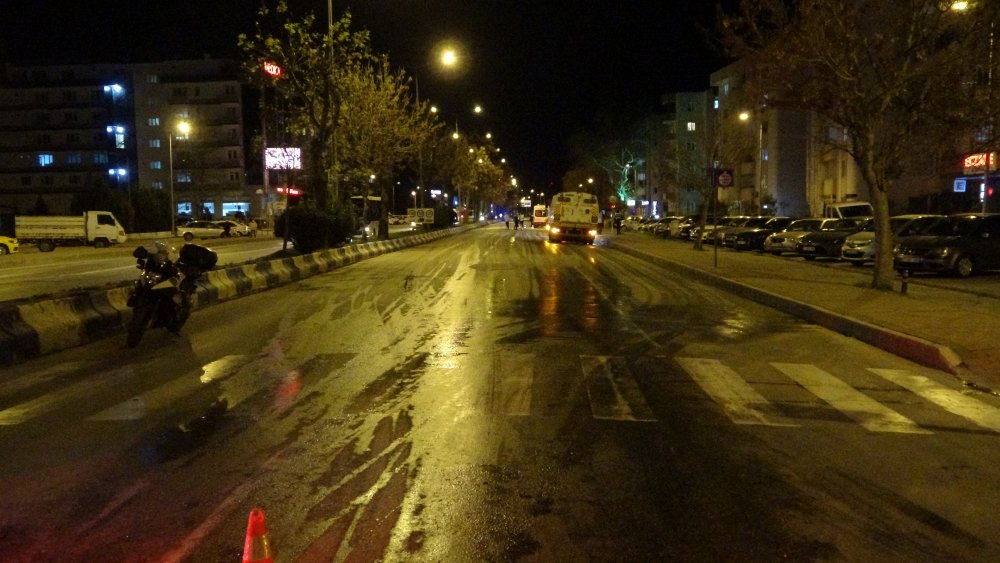 Çanakkale'de hasta taşıyan ambulansla taksi çarpıştı: 5 yaralı