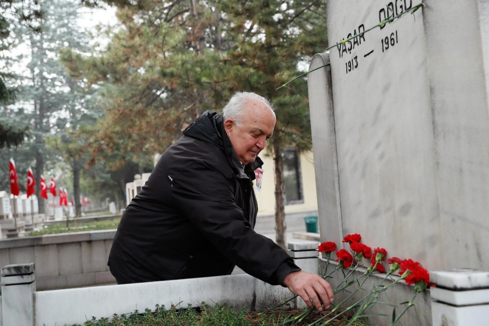 Efsane güreşçi Yaşar Doğu kabri başında anıldı