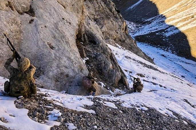 Erzincan'da, teröristlerin kullandığı 8 mağara imha edildi