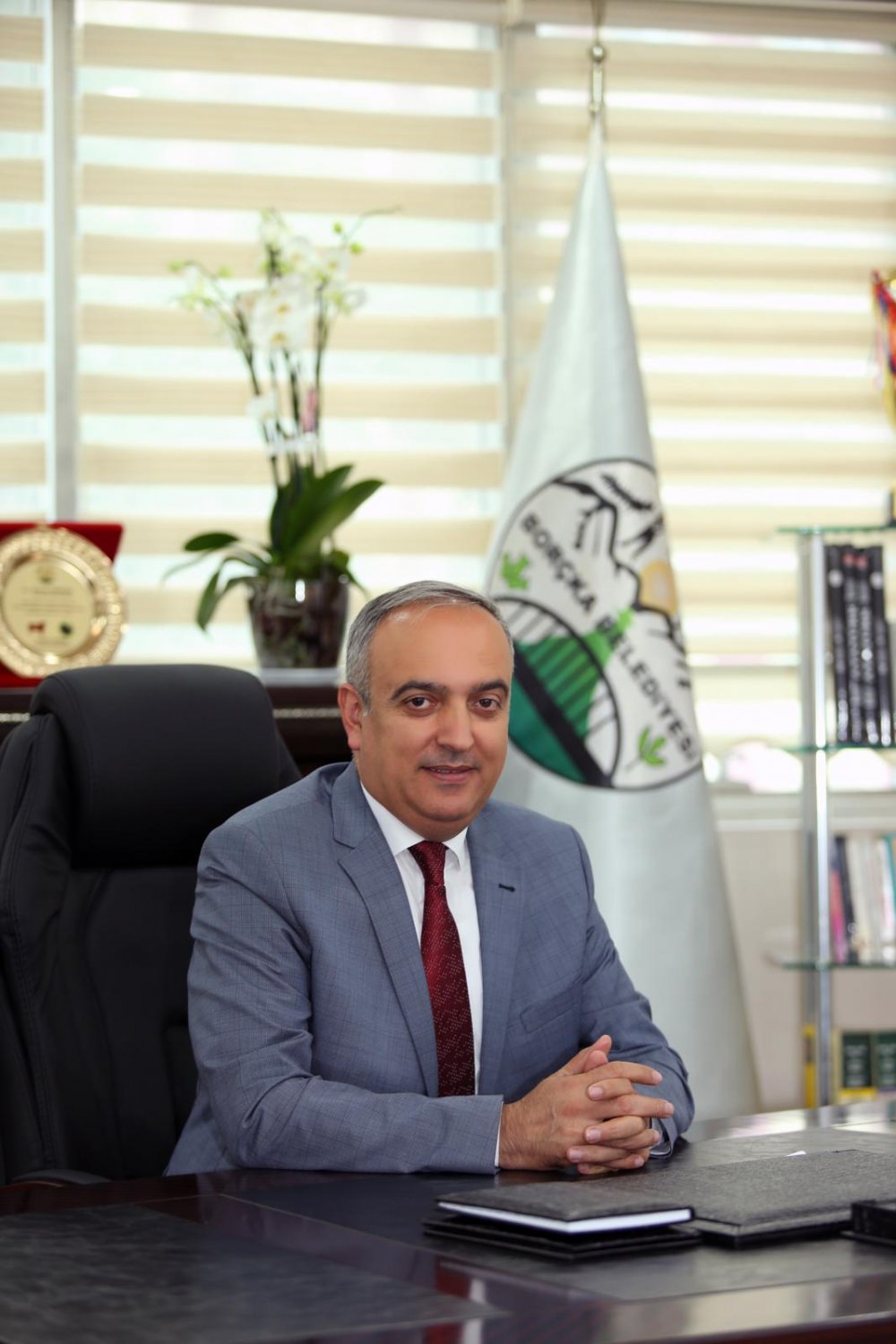 Sosyal medyada gündem olan 'Prenses Diana ve Prens Charles balayını Borçka'da geçirmiş' paylaşımına  Belediye Başkanı Ercan Orhan'dan açıklama