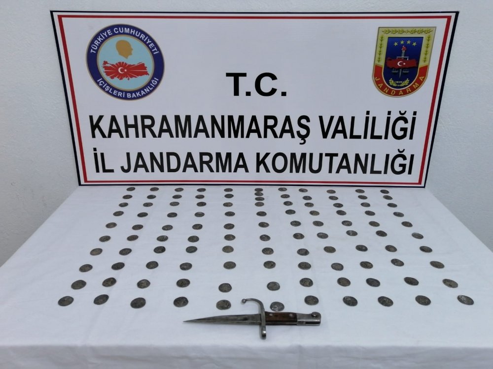 Tarihi eserleri satmak isterken yakalandılar