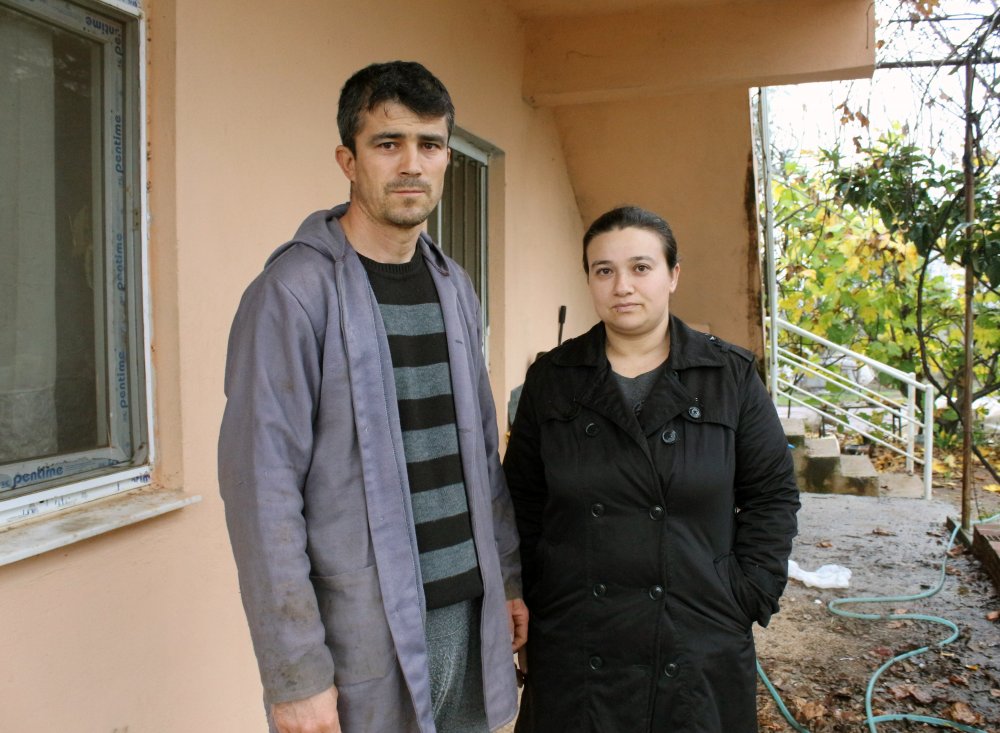 EŞİNE ATEŞ ETTİĞİNDE ELLERİ KELEPÇELİ MİYDİ: Melek İpek'in Antalya Adliyesi'ndeki savcılık sorgusu 3 saat sürdü