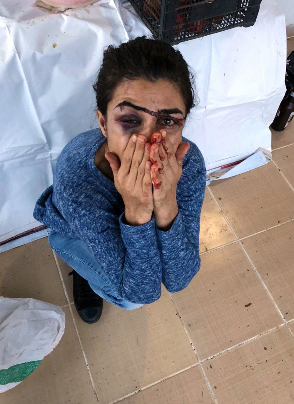 EŞİNE ATEŞ ETTİĞİNDE ELLERİ KELEPÇELİ MİYDİ: Melek İpek'in Antalya Adliyesi'ndeki savcılık sorgusu 3 saat sürdü
