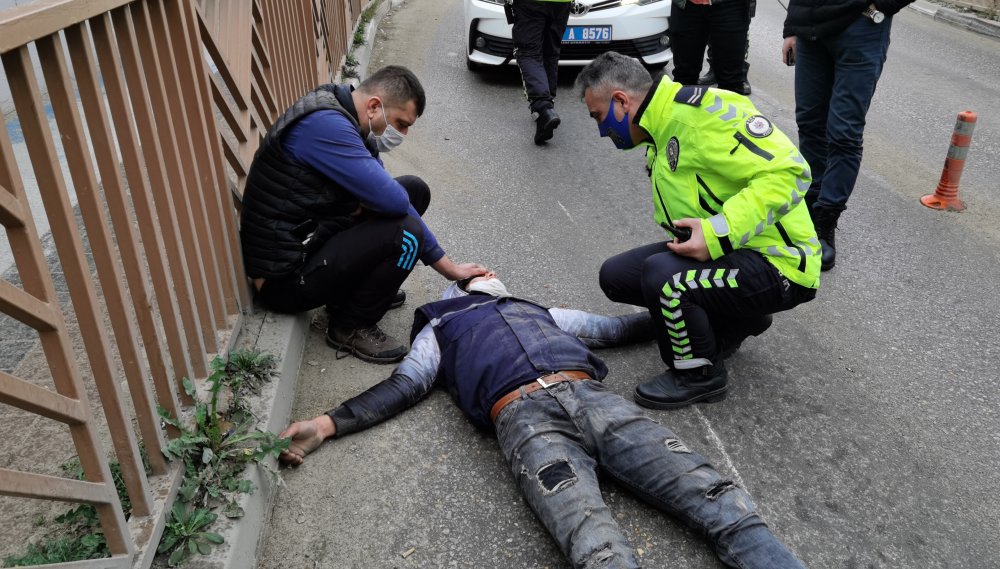 Kaza yapan motosiklet sürücüsü, ‘adam yaralama’dan arandığı tespit edilince gözaltına alındı