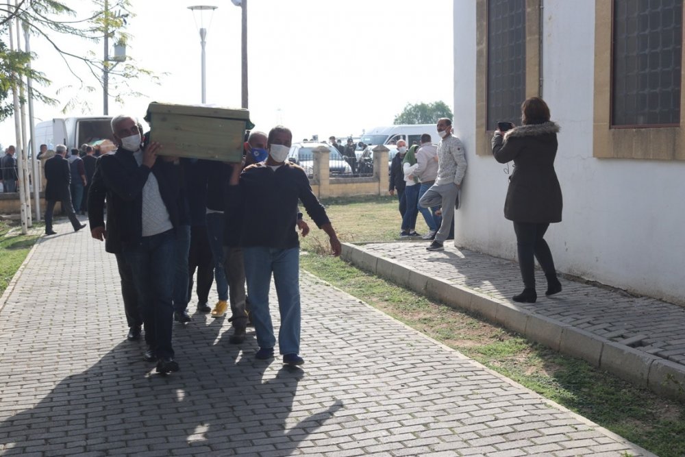 KKTC’deki aile faciasında ölen Çobanoğlu ailesi son yolculuğuna uğurlandı