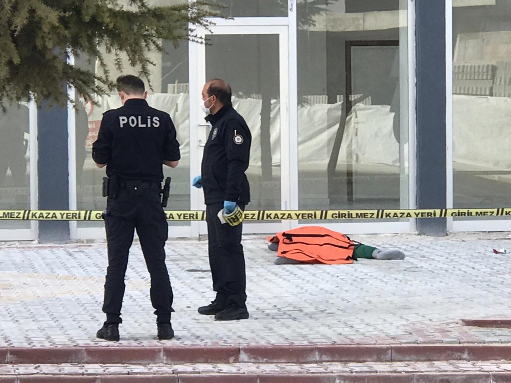 7'nci kat penceresinden düştü