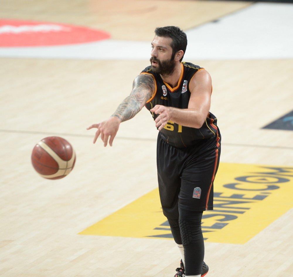 Anadolu Efes - Galatasaray: 90-80