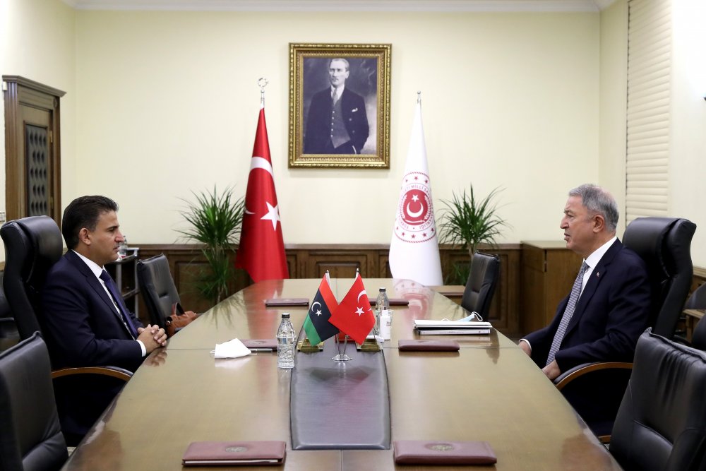 Bakan Akar, Libya Savunma Bakanı Nemruş ile buluştu