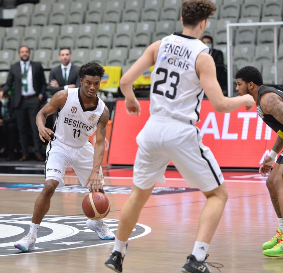 Beşiktaş - Frutti Extra Bursaspor: 69-84