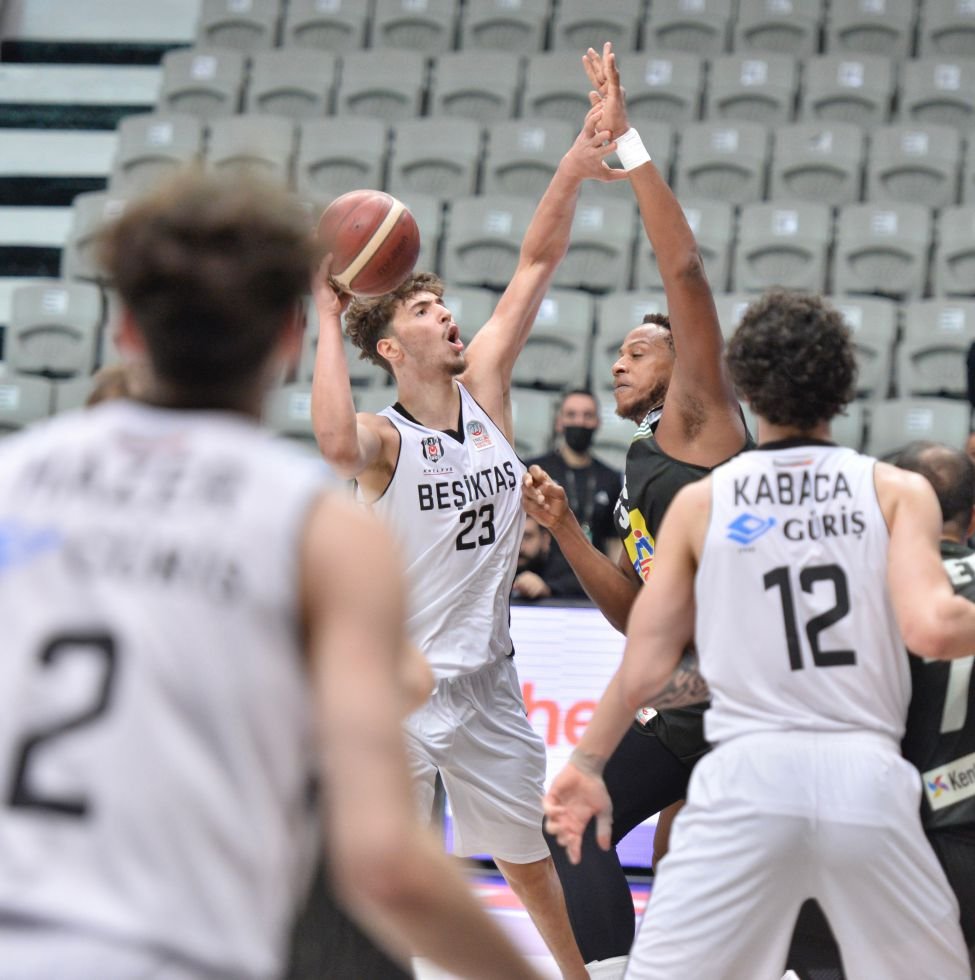 Beşiktaş - Frutti Extra Bursaspor: 69-84
