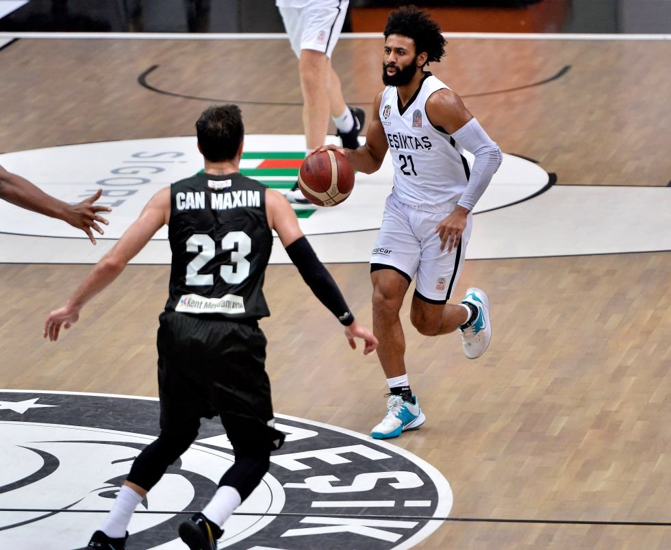 Beşiktaş - Frutti Extra Bursaspor: 69-84