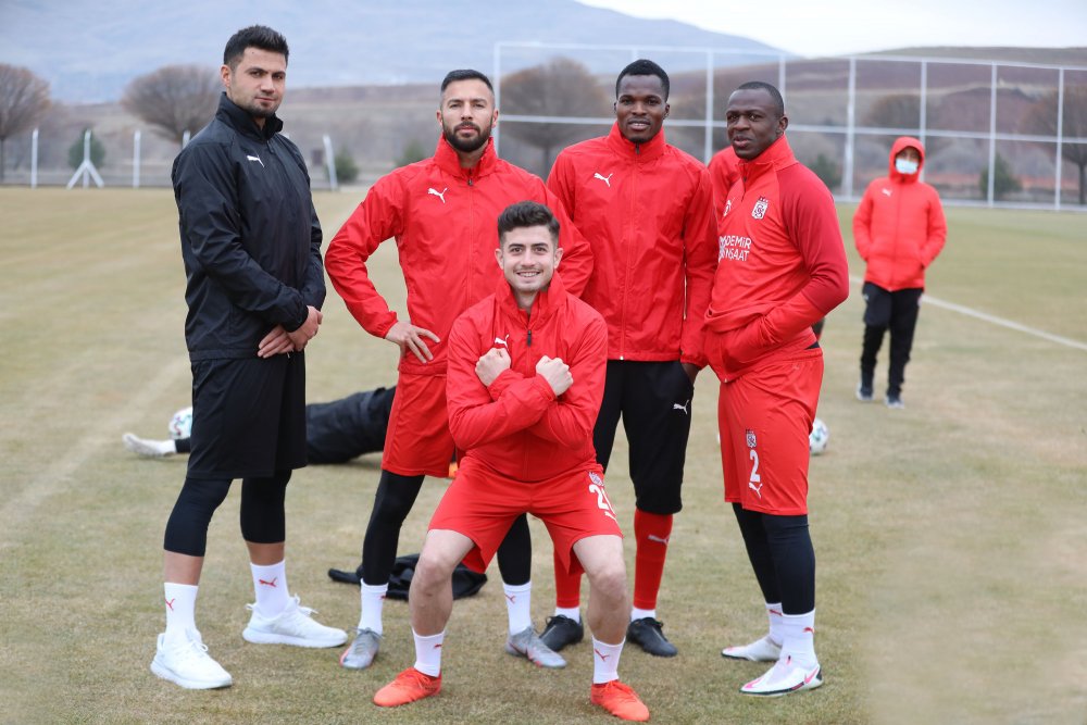 Demir Grup Sivasspor'da kupa mesaisi