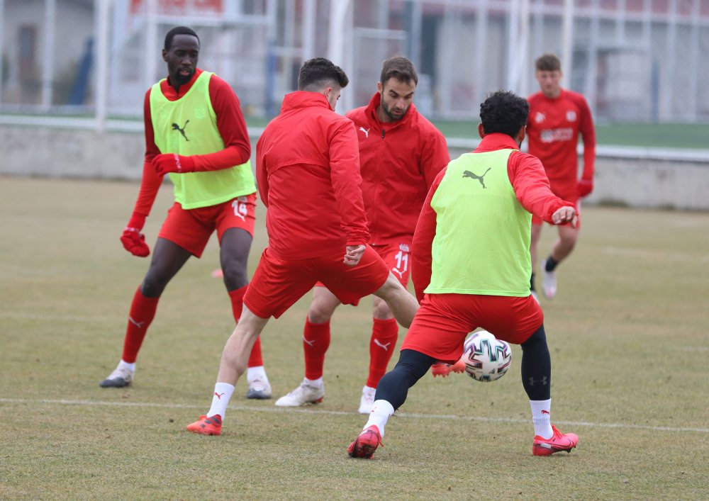 Demir Grup Sivasspor'da kupa mesaisi