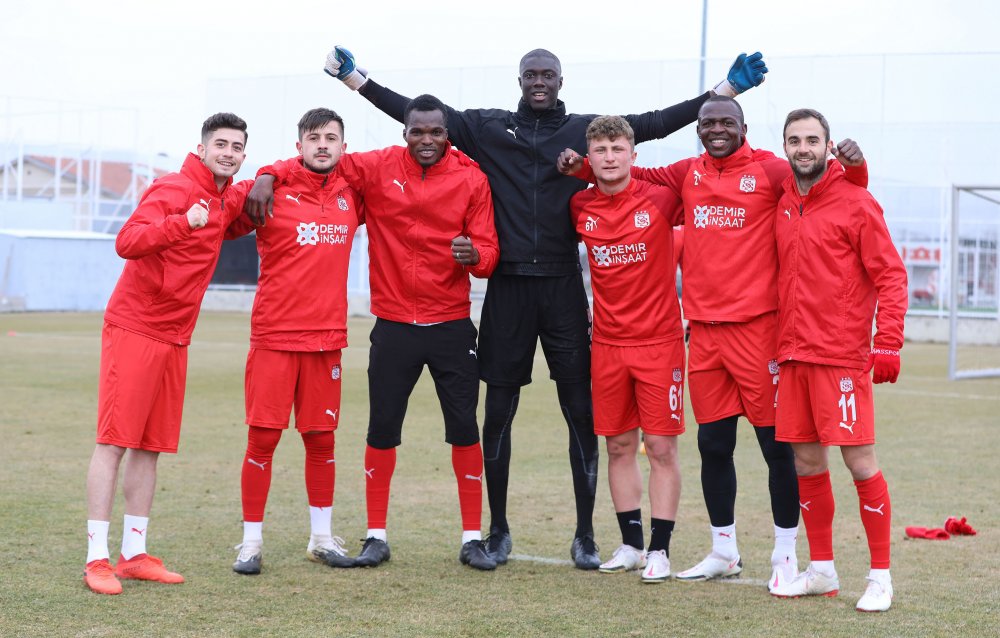 Demir Grup Sivasspor'da kupa mesaisi