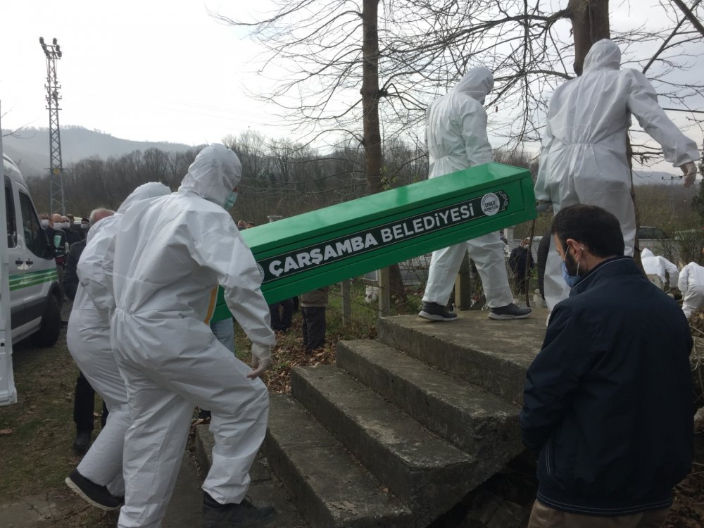 Doktor, öğretmen ve esnaf kardeşler, 1 ay içinde koronavirüse yenik düştü