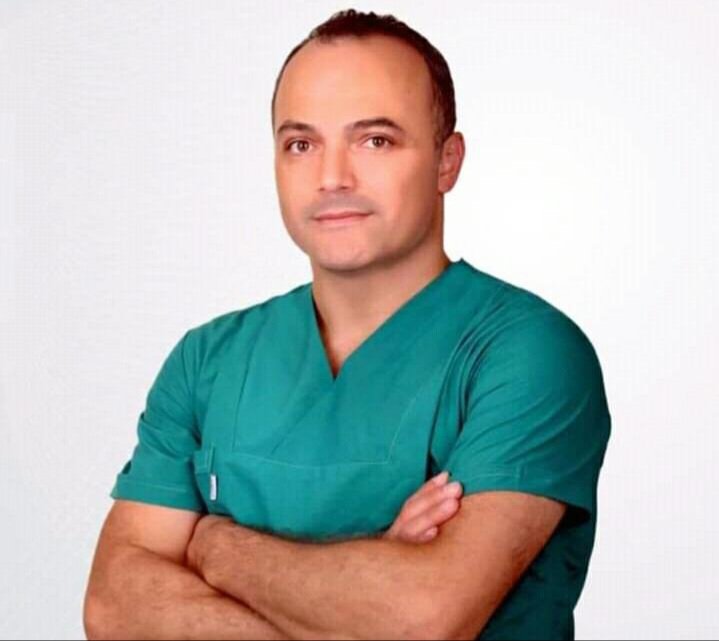 Doktor, öğretmen ve esnaf kardeşler, 1 ay içinde koronavirüse yenik düştü
