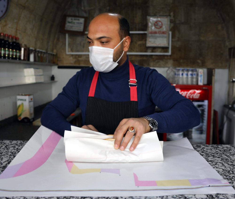 Gaziantep'te kebaplar paketle ulaştırılıyor