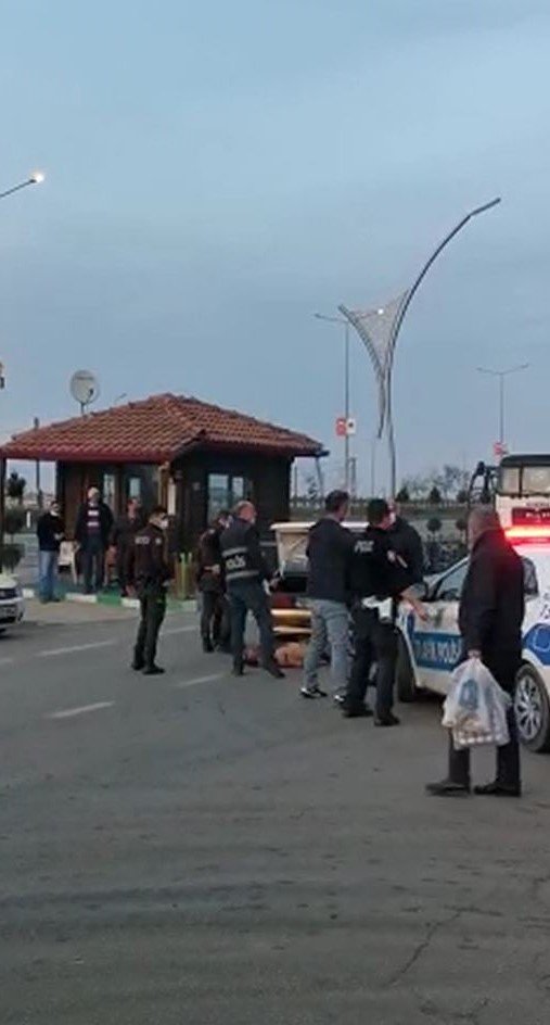 Husumetlilerini ormana kaçırıp,  otomobilin bagajında  ilçe merkezine getirince yakalandılar
