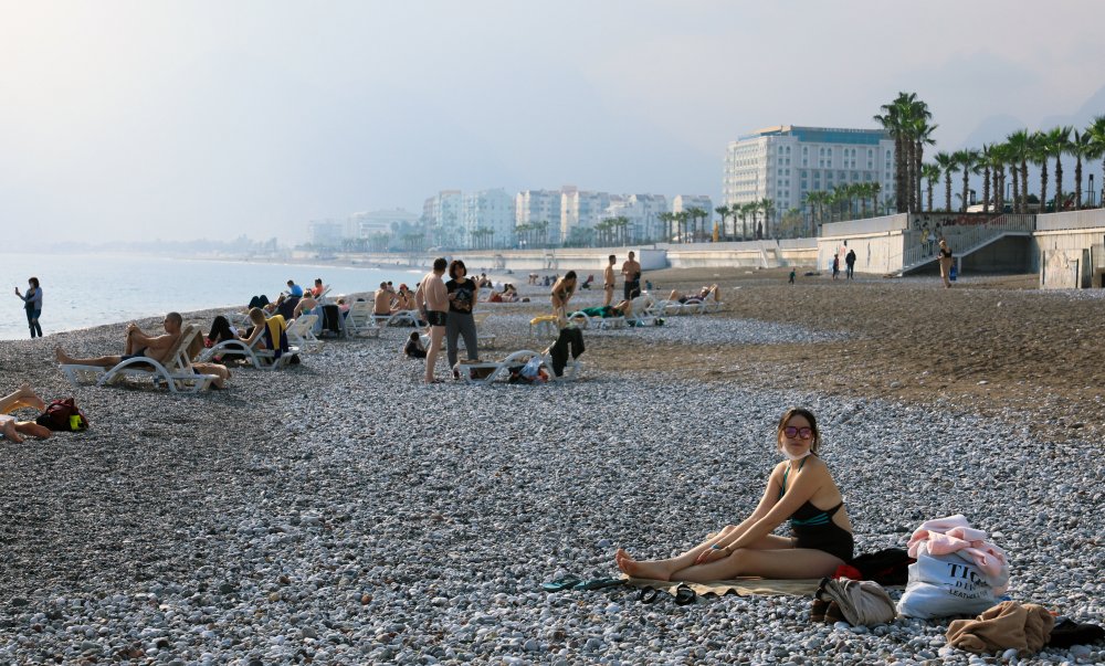 Ocak ayında yazdan kalma günlerin tadını turistler çıkardı