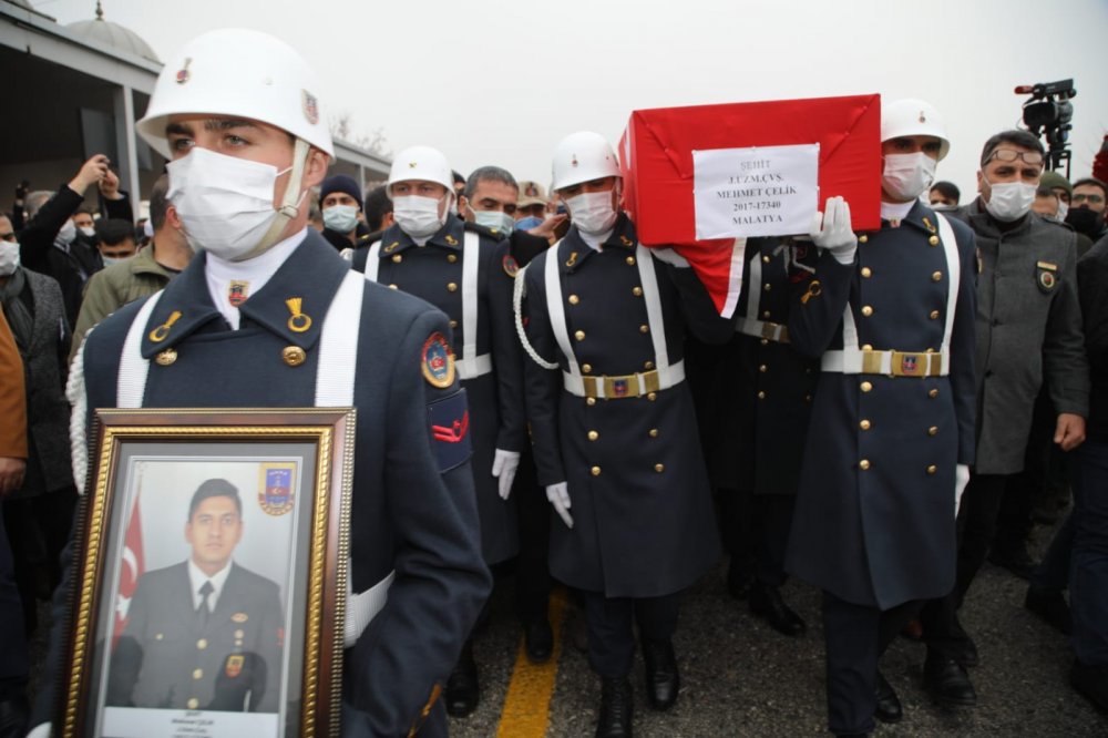 Şehit Uzman Çavuş Mehmet Çelik, Malatya'da gözyaşlarıyla toprağa verildi