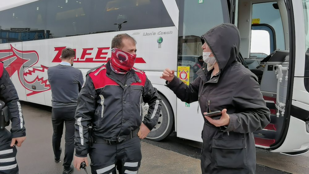 Yolcu taşkınlık çıkarınca polis müdahale etti