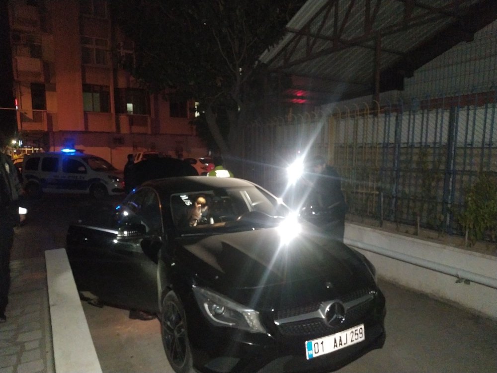 Adana'da otomobilden havaya ateş açtığı iddia edilen şüpheliler yakalandı