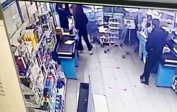 Avcılar'da  markette, "Aldığın malların parasını ver " kavgası