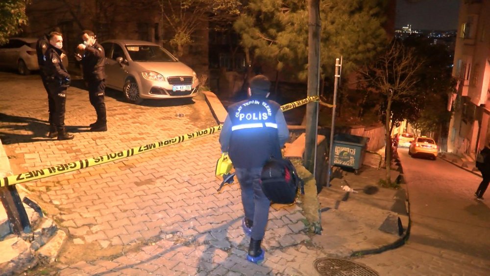 Beyoğlu'nda silahlı saldırı: 2 yaralı