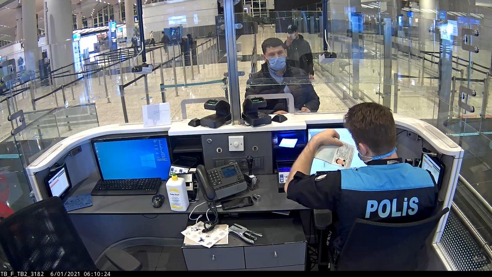 Sahte pasaportla kaçmaya çalışan DEAŞ'lı istanbul Havalimanı'nda yakalandı