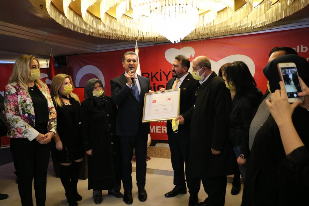 Sarıgül, partisinin Afyonkarahisar merkezinin açılışını yaptı