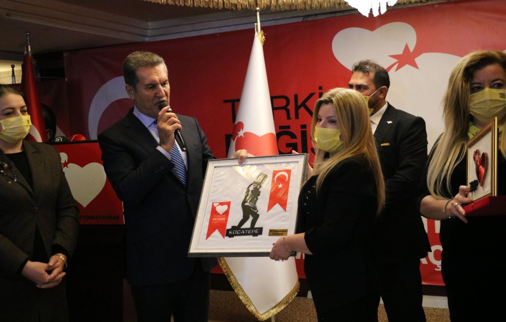 Sarıgül, partisinin Afyonkarahisar merkezinin açılışını yaptı