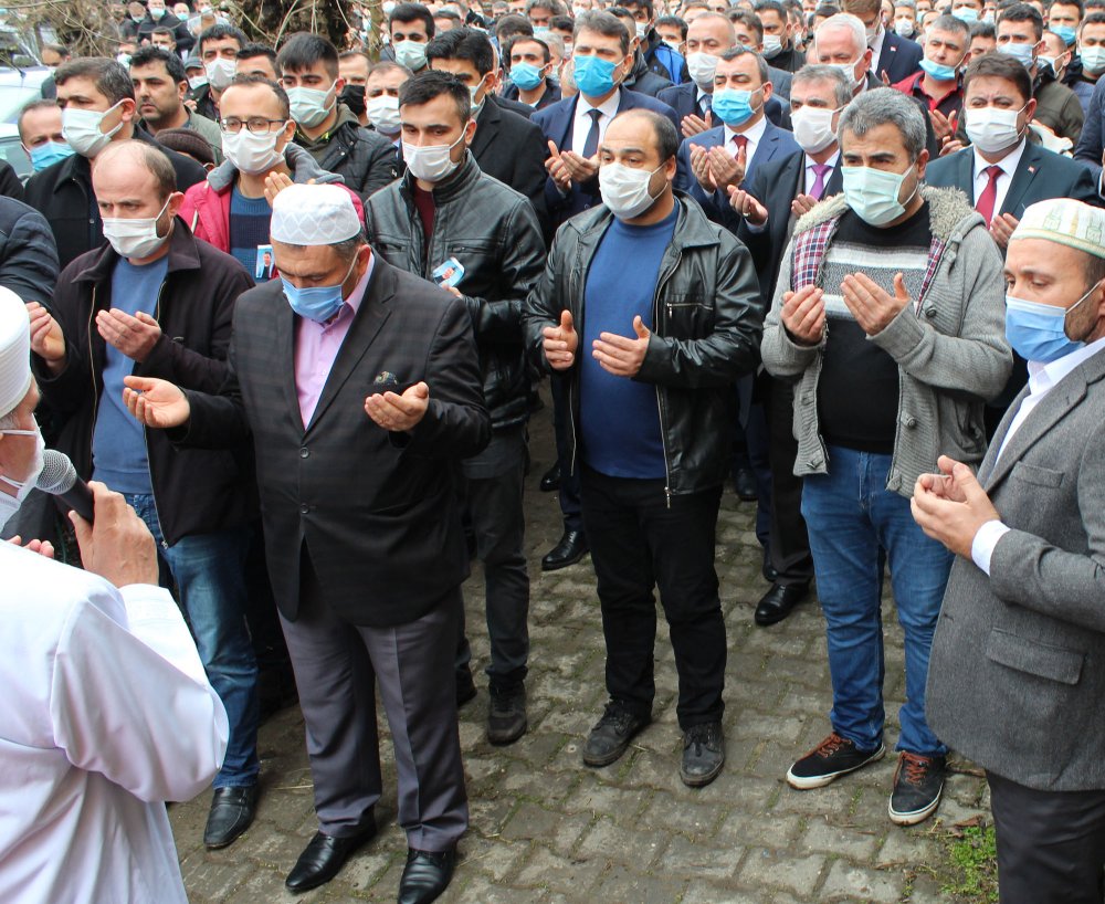 Vagonların arasında sıkışan maden işçisi hayatını kaybetti