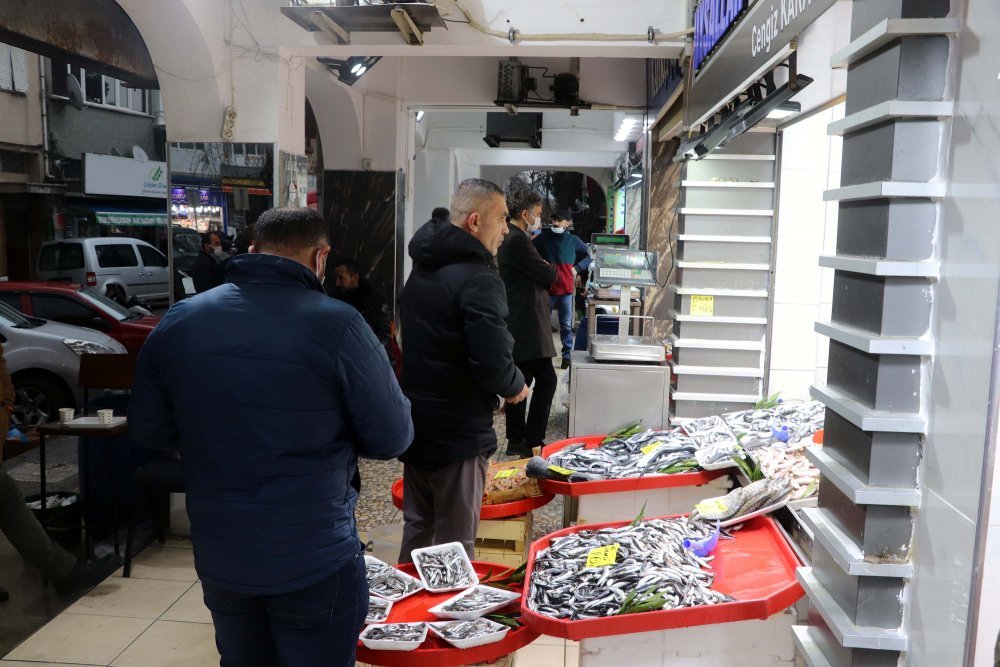 Avlanma yasağı getirilen hamsinin kilosu 40 liraya yükseldi