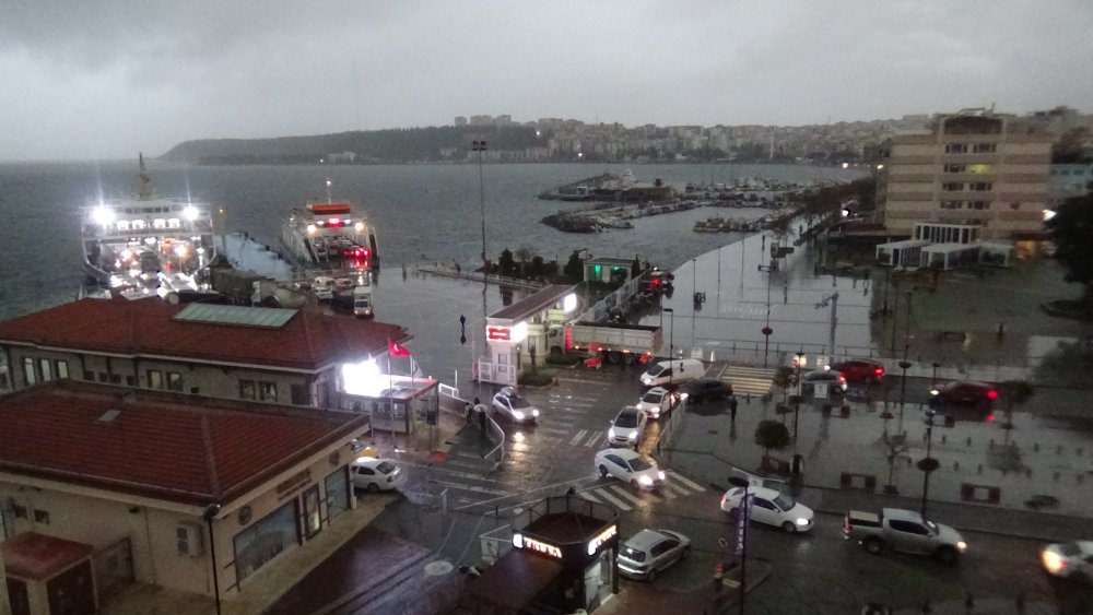 Çanakkale'de beklenen yağmur başladı
