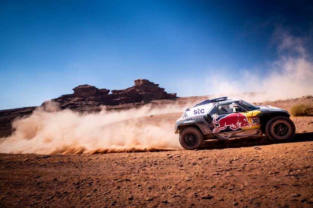 Dakar Rallisi'nde 9. etabın galibi Red Bull sporcusu Stephane Peterhansel