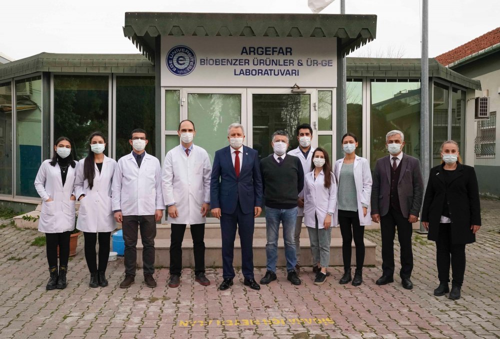 Ege Üniversitesi'nin geliştirdiği koronavirüs aşısı gönüllüler üzerinde denenmeye başlanıyor