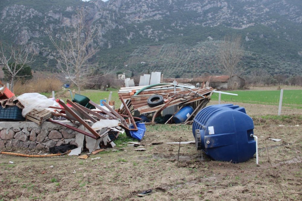 Fırtına konteyner evi 30 metre uçurdu: 2 yaralı